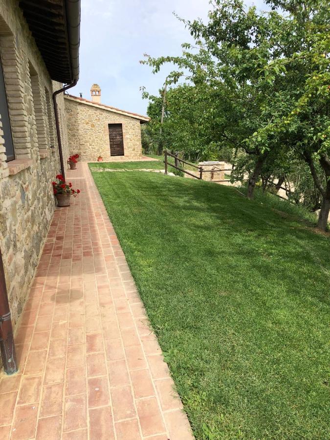 Agriturismo Sant'Angelo Holiday Farm Gualdo Cattaneo Exterior foto