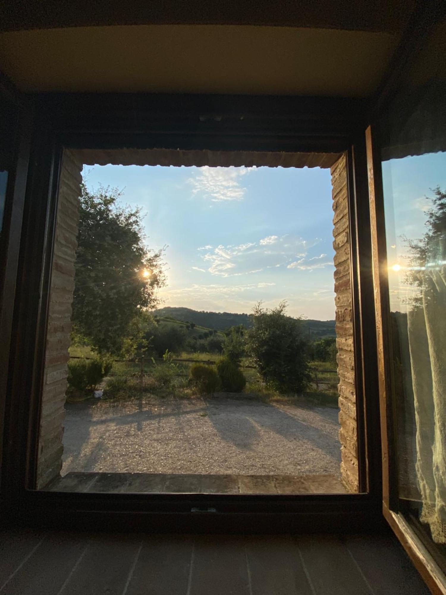 Agriturismo Sant'Angelo Holiday Farm Gualdo Cattaneo Exterior foto